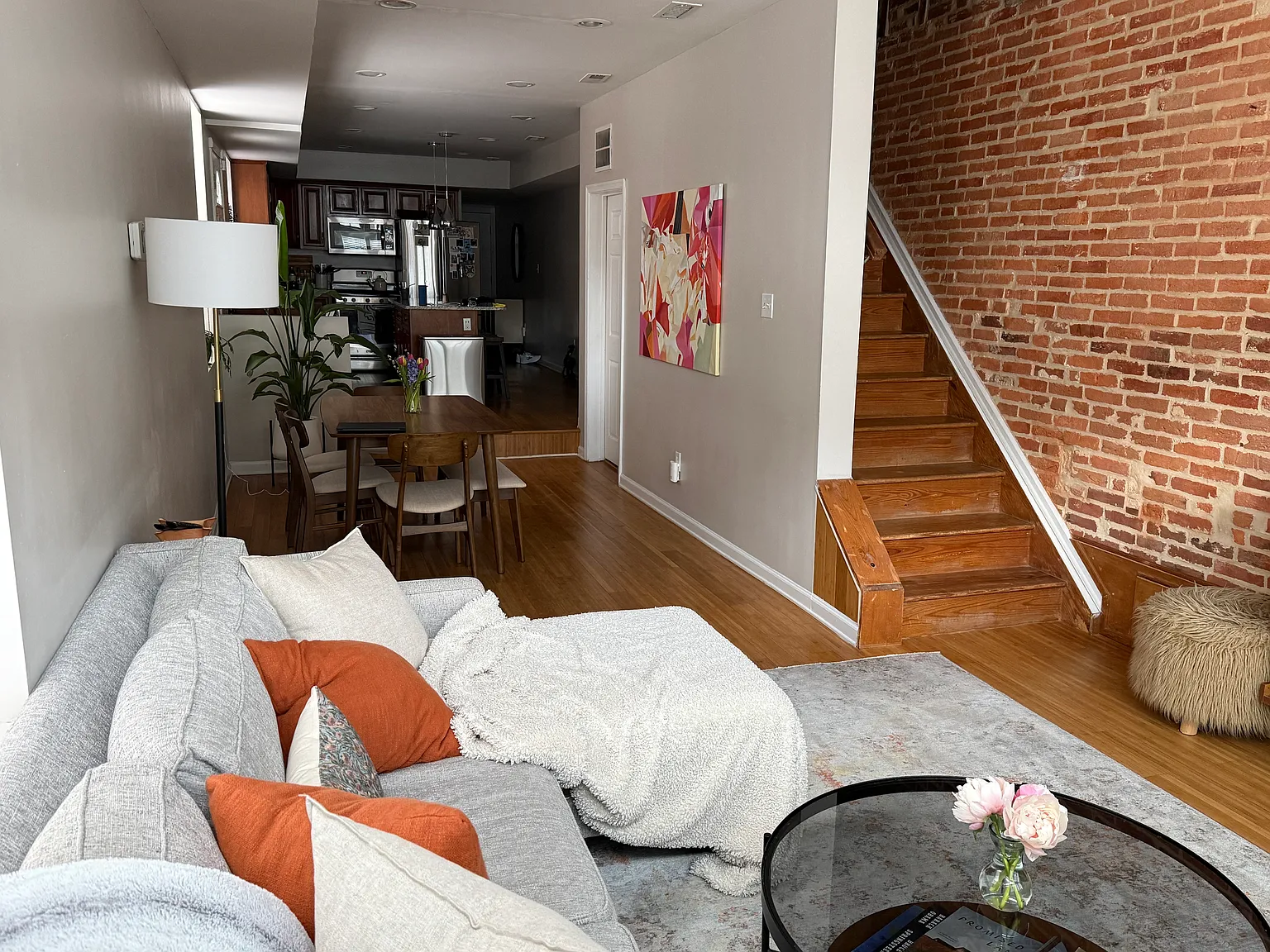 3 bed, 3.5 bath, 2100 sqft, $2,700 — Photo 4