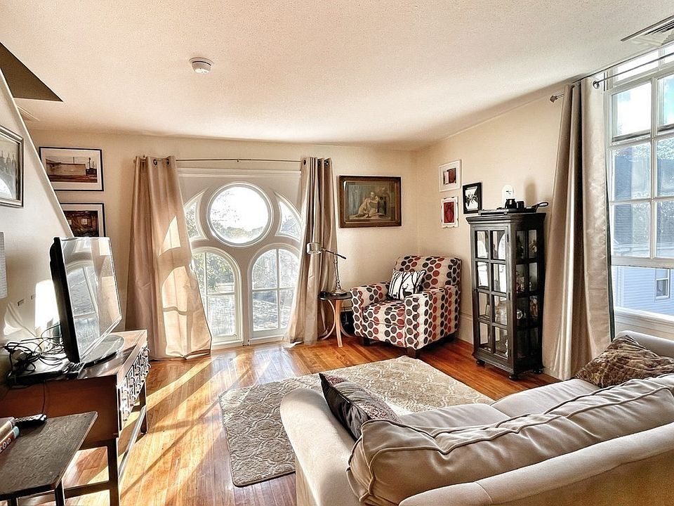 1st image of 7 Park St APT 6