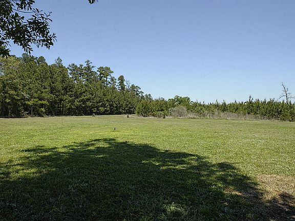 Plenty of land to enjoy with family