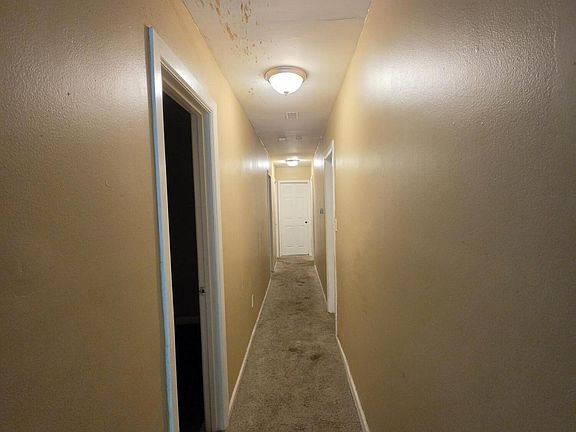 4th image of 15140 Beaverland St