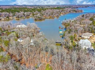 801 Bonum Rd, Lake Wylie, SC 29710