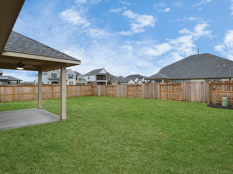 2734 San Bernard Dr — Photo 36