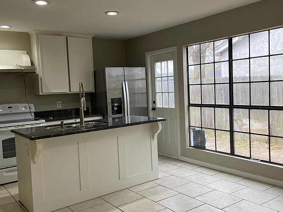 5th image of 3815 Heatherwood Dr