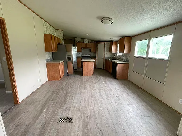 6704 Pear Cir — Photo 3