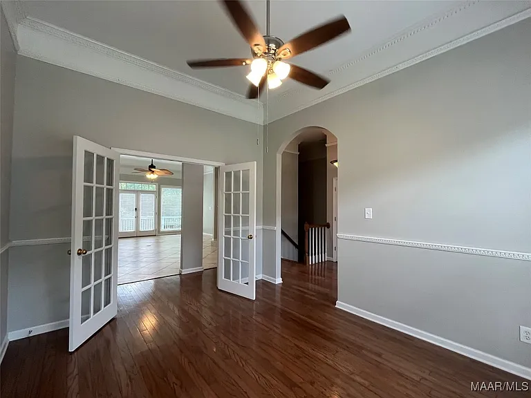 704 Emerald Dr — Photo 8