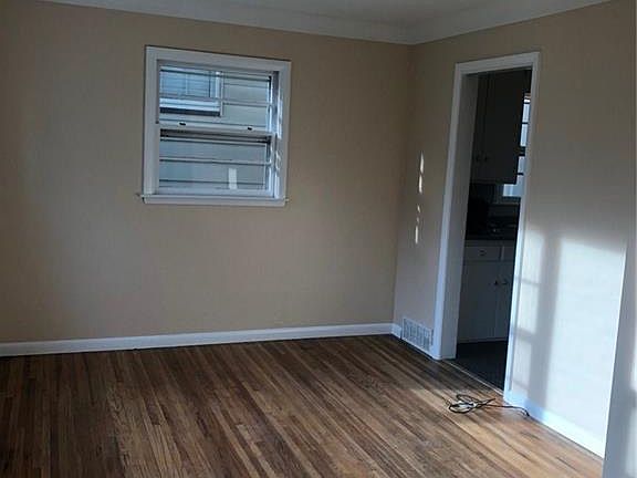 5th image of 3660 Torrance Dr
