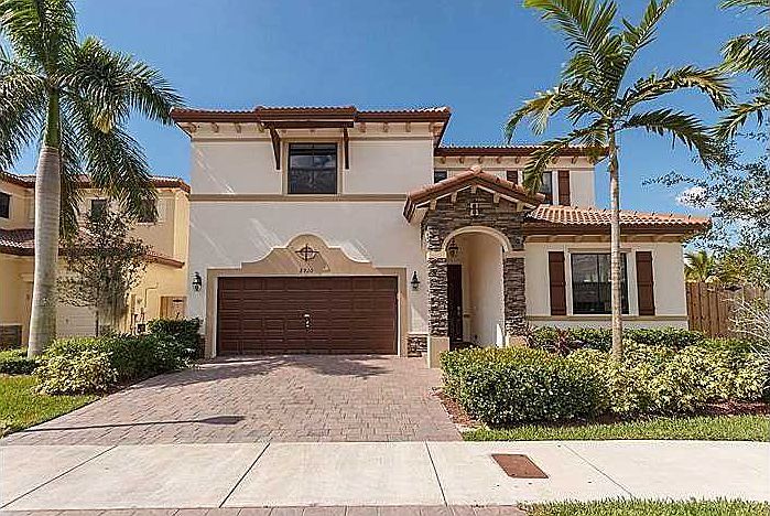 1st image of 8920 NW 99th Ct