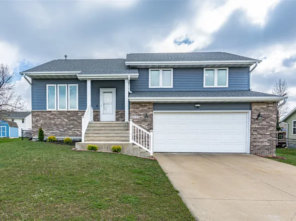 2335 Jomar Ct SW, Cedar Rapids, IA 52404