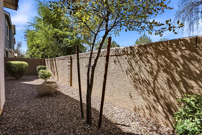 692 N Blackbird Dr — Photo 37