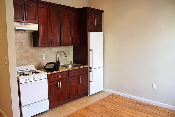 Rented by EXR | media 26