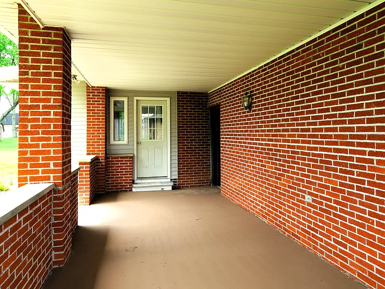 2908 Robert Pkwy — Photo 5