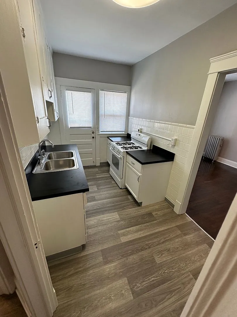 18251 Detroit Ave — Photo 4