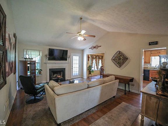 4th image of 5403 Palmetto Ct