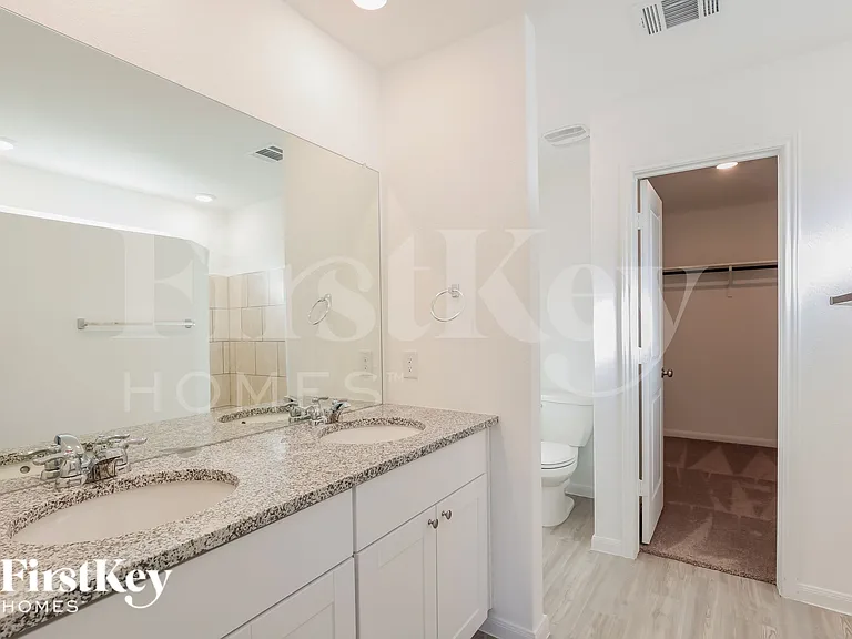 2721 La Mundial St — Photo 10