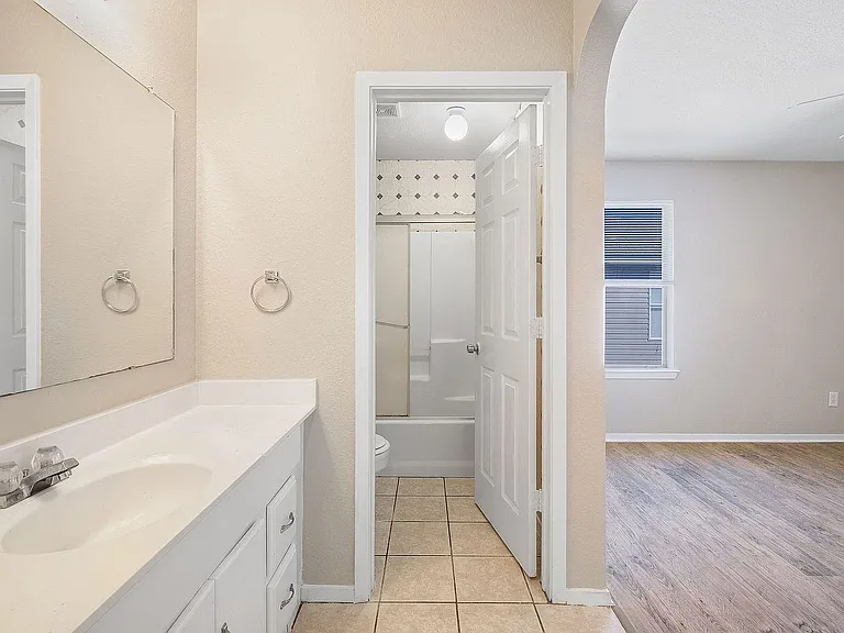 2214 Katy Ln #D — Photo 11