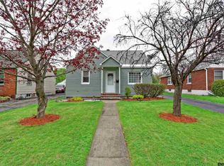 1059 Raymond St, Schenectady, NY 12308