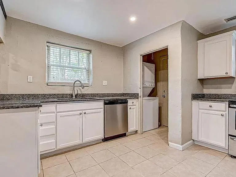 3884 Valencia Rd — Photo 7