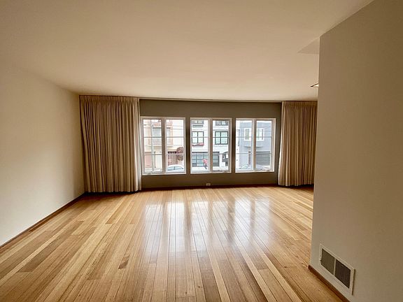 5th image of 2840 Gough St APT 1