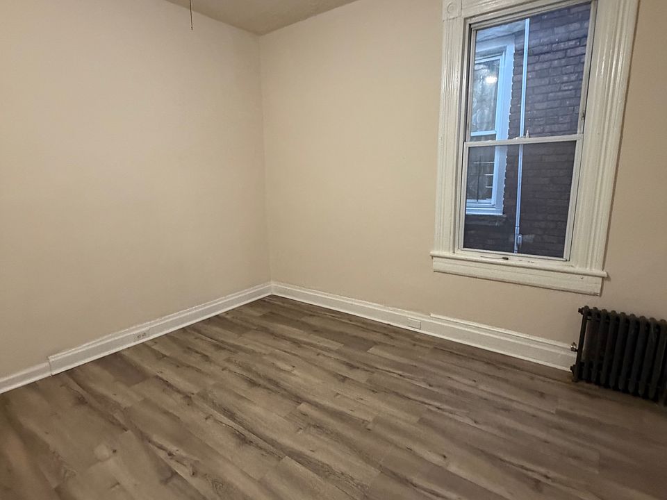 1st image of 115 Park Ave #C