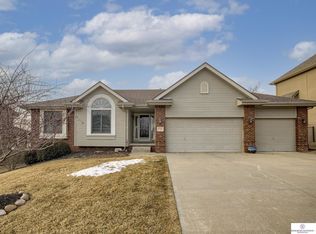 17214 Franklin Dr, Omaha, NE 68118