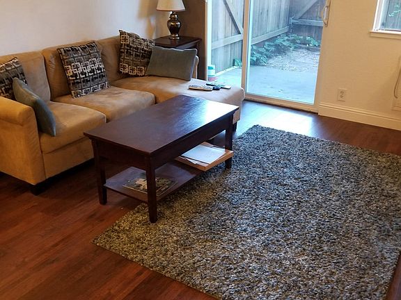 3rd image of 1810 Cole Ave APT 2A