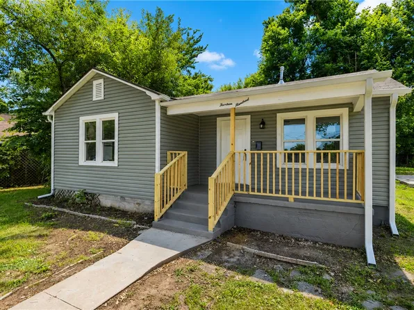 1400 S 4th St, Rogers, AR 72756