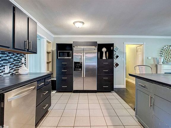 5th image of 125 Dexter Ave