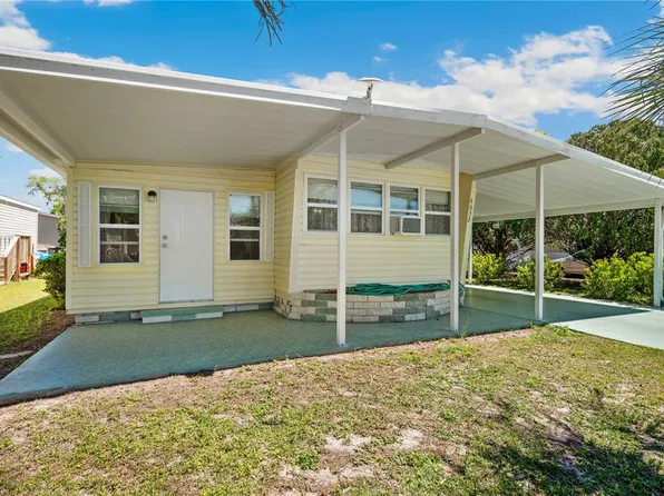 4632 Coral St, Zephyrhills, FL 33542