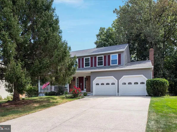 204 Pin Oak Ct, Sterling, VA 20164