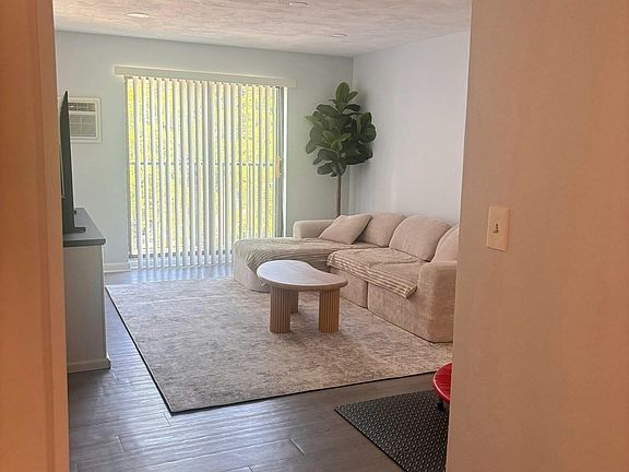 3rd image of 505 Washington Ave APT 46