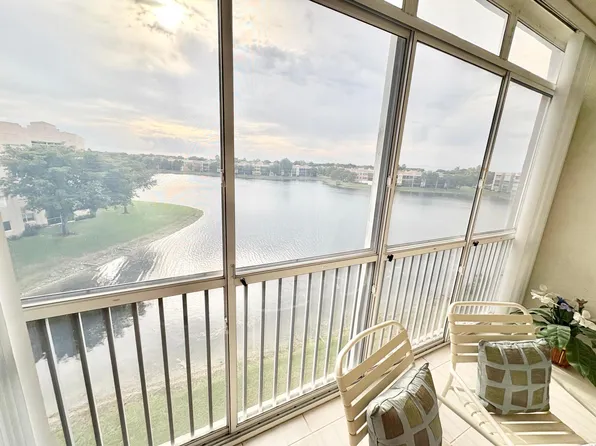 7715 Southampton Terrace #402, Tamarac, FL 33321