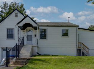 7150 Manette Dr, Saint Louis, MO 63136