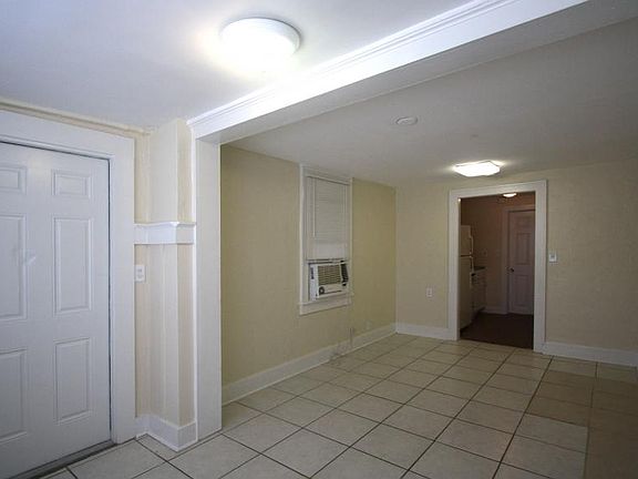 4th image of 712 3rd Ave S