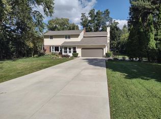 2324 S Brookland Rd, New Berlin, WI 53151