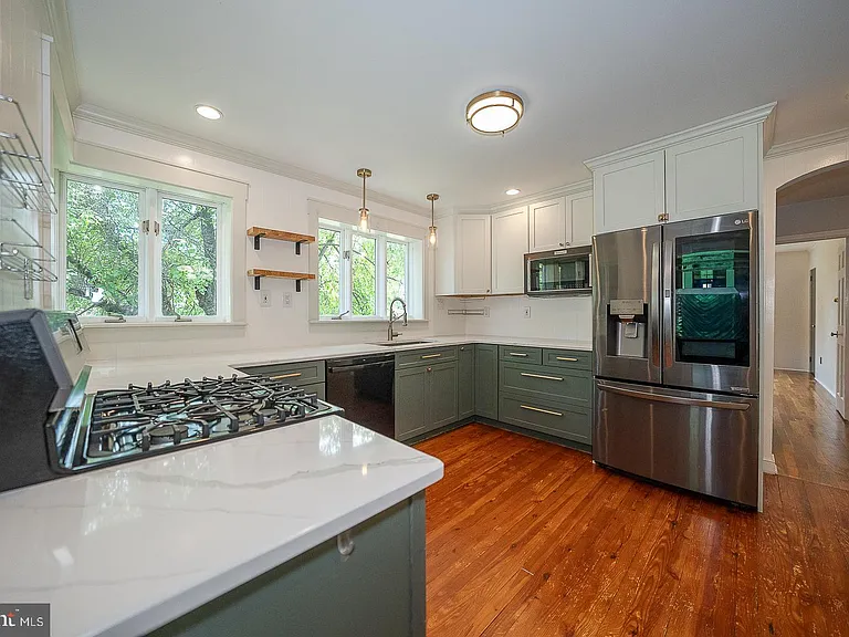 353 S Old Middletown Rd — Photo 11