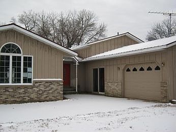 1st image of 69133 350th St
