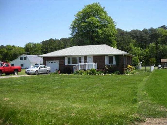 2nd image of 15389 Parks St