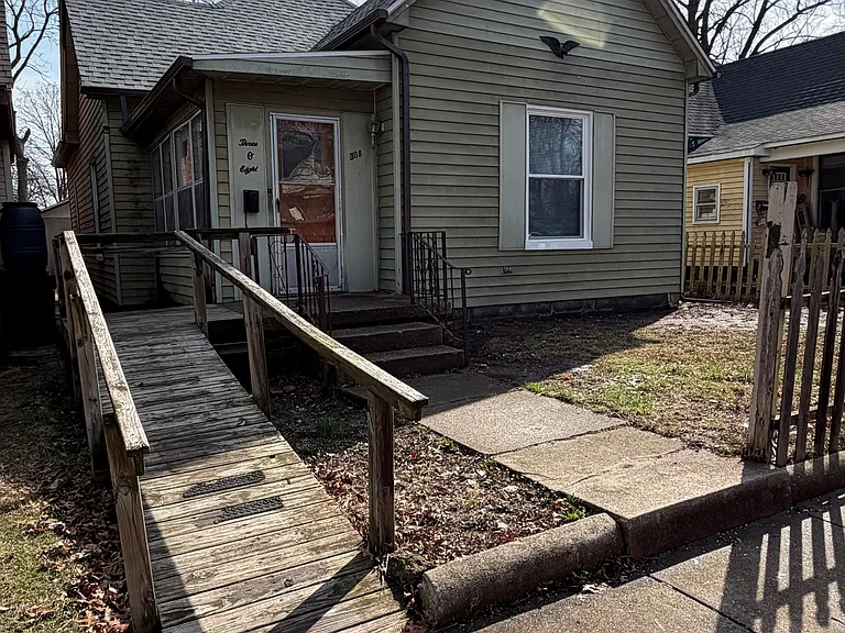 308 S 15th St — Photo 5