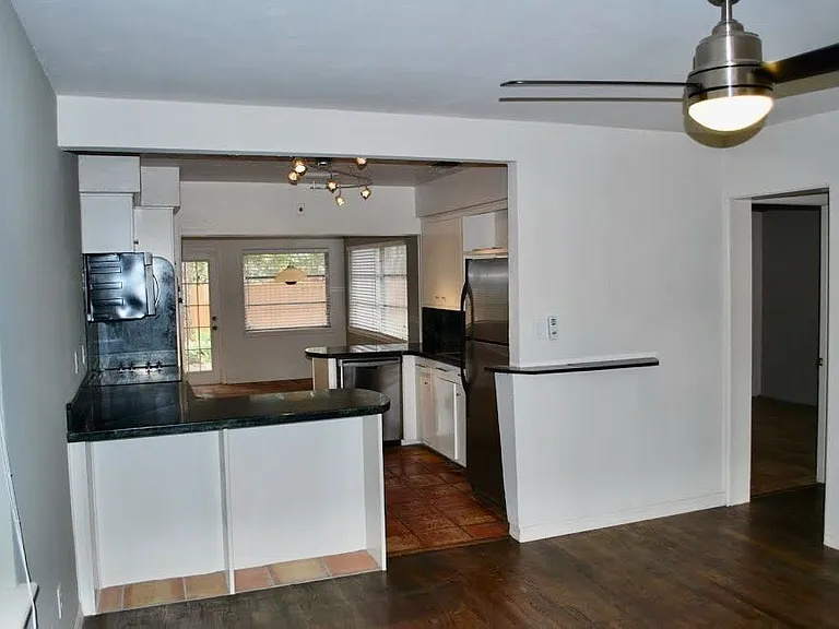 111 S Lawsona Blvd — Photo 5