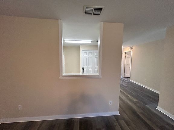 3rd image of 1233 SE 8th Ter