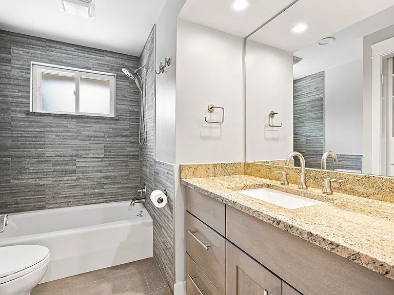 2673 Taft St — Photo 13