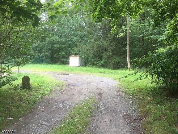 2nd image of 221 Route 46