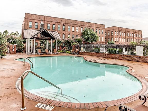 5th image of 721 Litty Ct APT 303