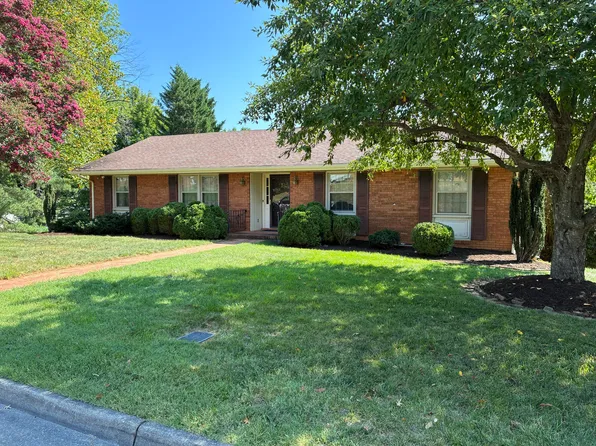 446 Howard Dr, Salem, VA 24153