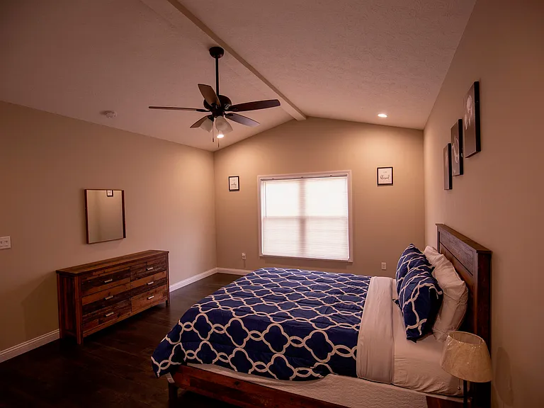 300 Turner Ct — Photo 3