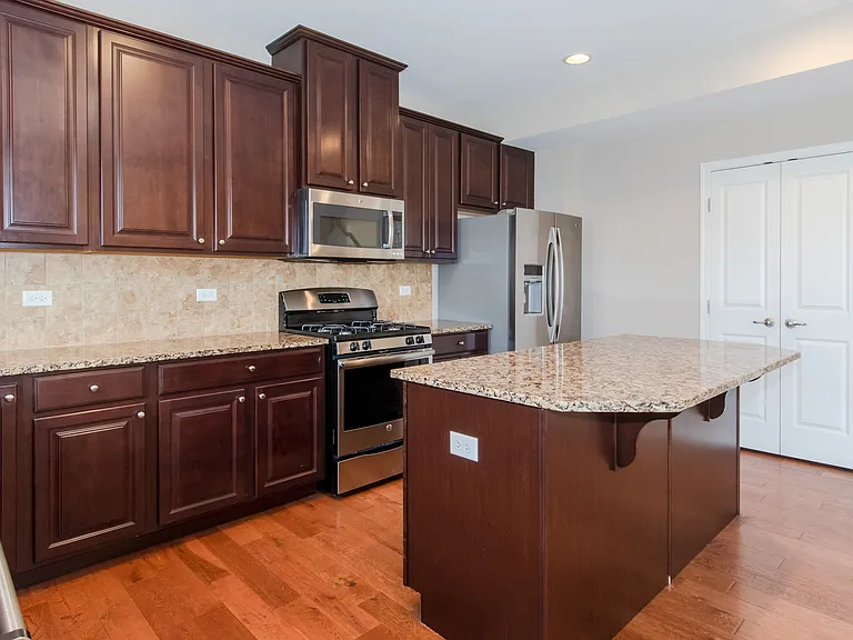 216 N Commerce St #216 — Photo 12