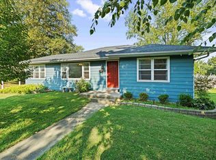 220 S Poplar St, Morganfield, KY 42437