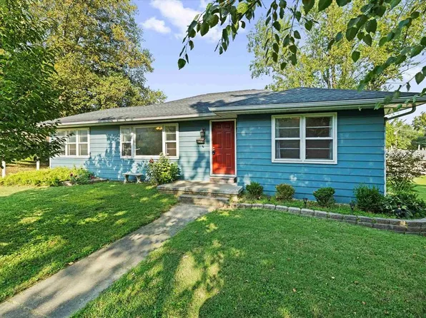 220 S Poplar St, Morganfield, KY 42437