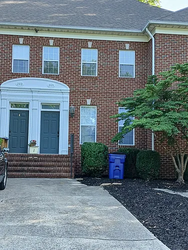 205 Sharon Dr NE Photo 1