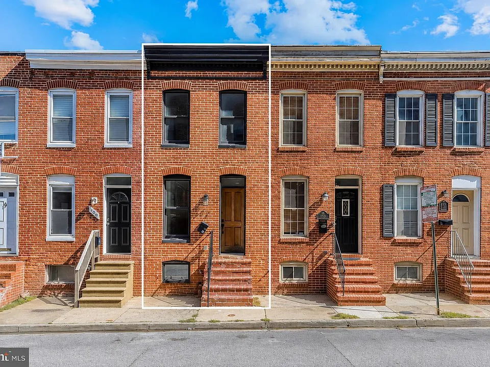 104 W Heath St